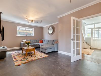 Lounge/Breakfast Room